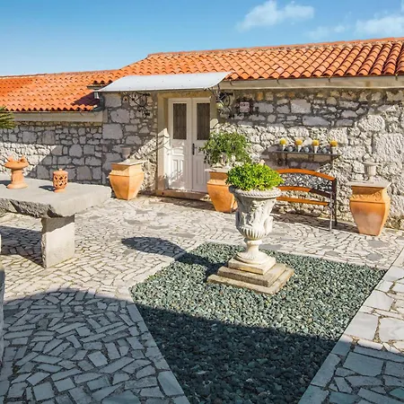 Pet Friendly In With House Sea View *