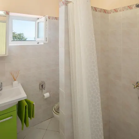 Pet Friendly In With House Sea View